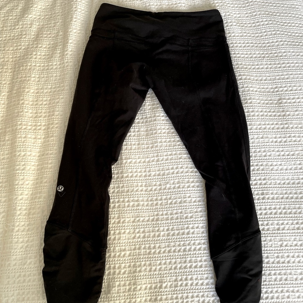 Lululemon cropped leggings with pockets size 6